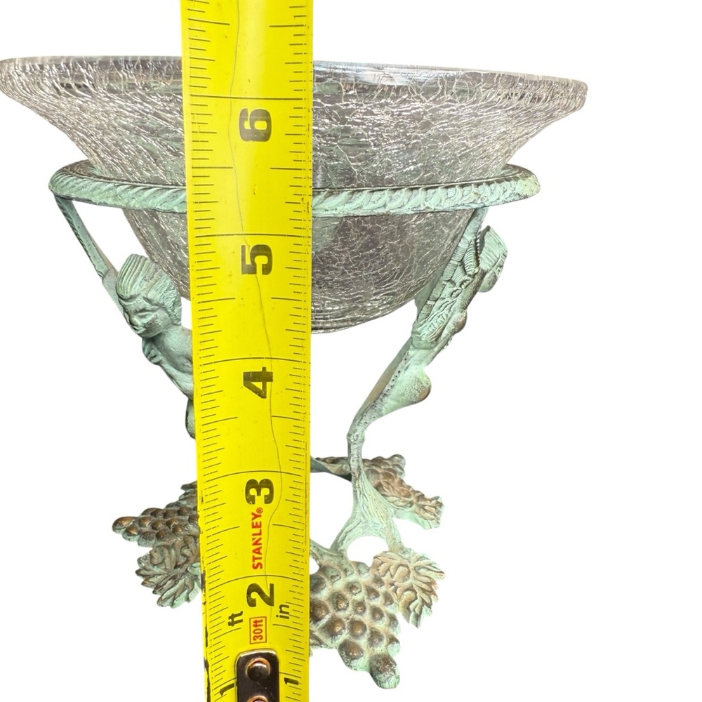 VINTAGE CRACKLE GLASS CENTERPIECE BOWL WITH VERDIGRIS CHERUB BASE - Picture 7 of 9